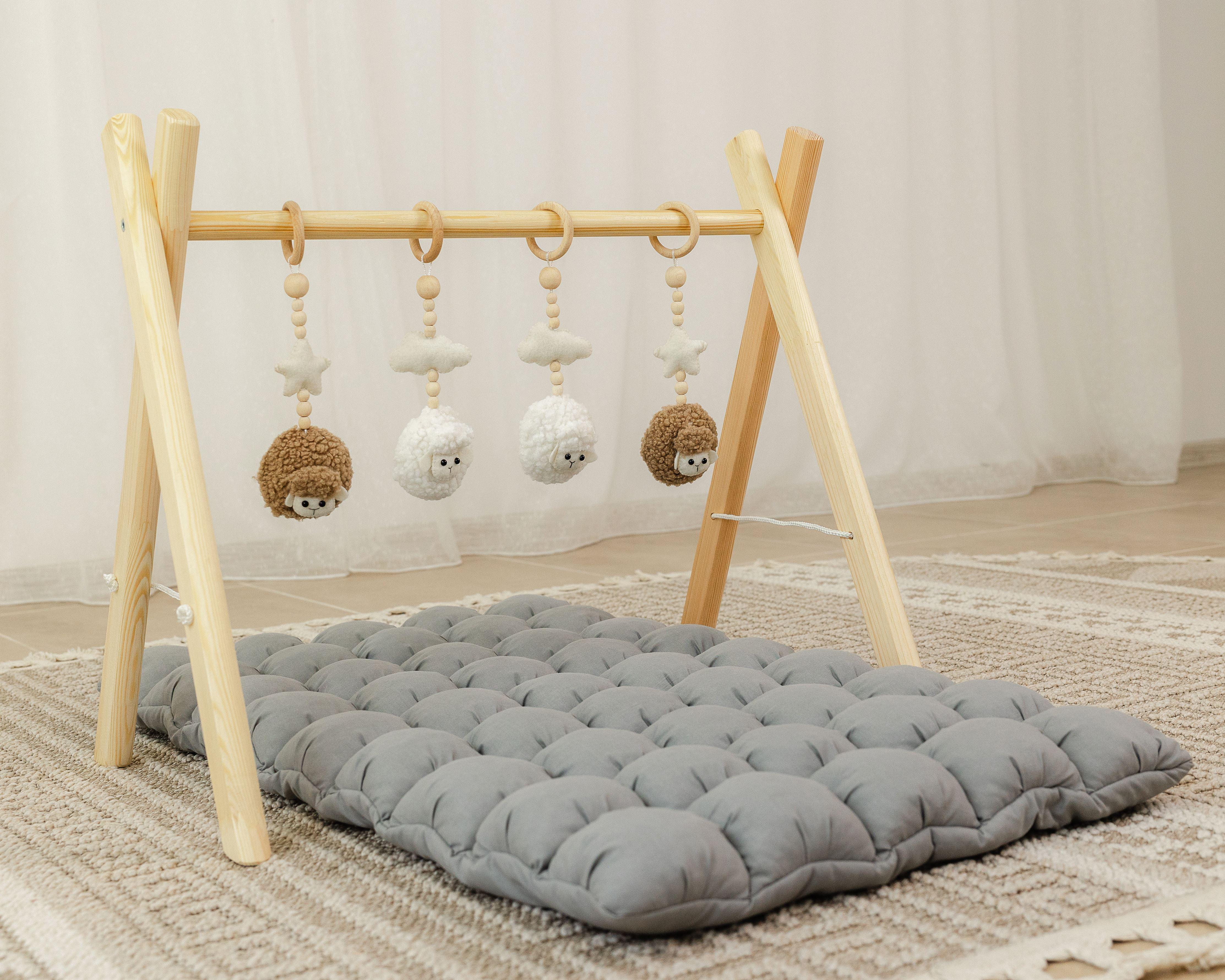Мобиль детский напольный Пушистые овечки с матрасом Серый (0002314)