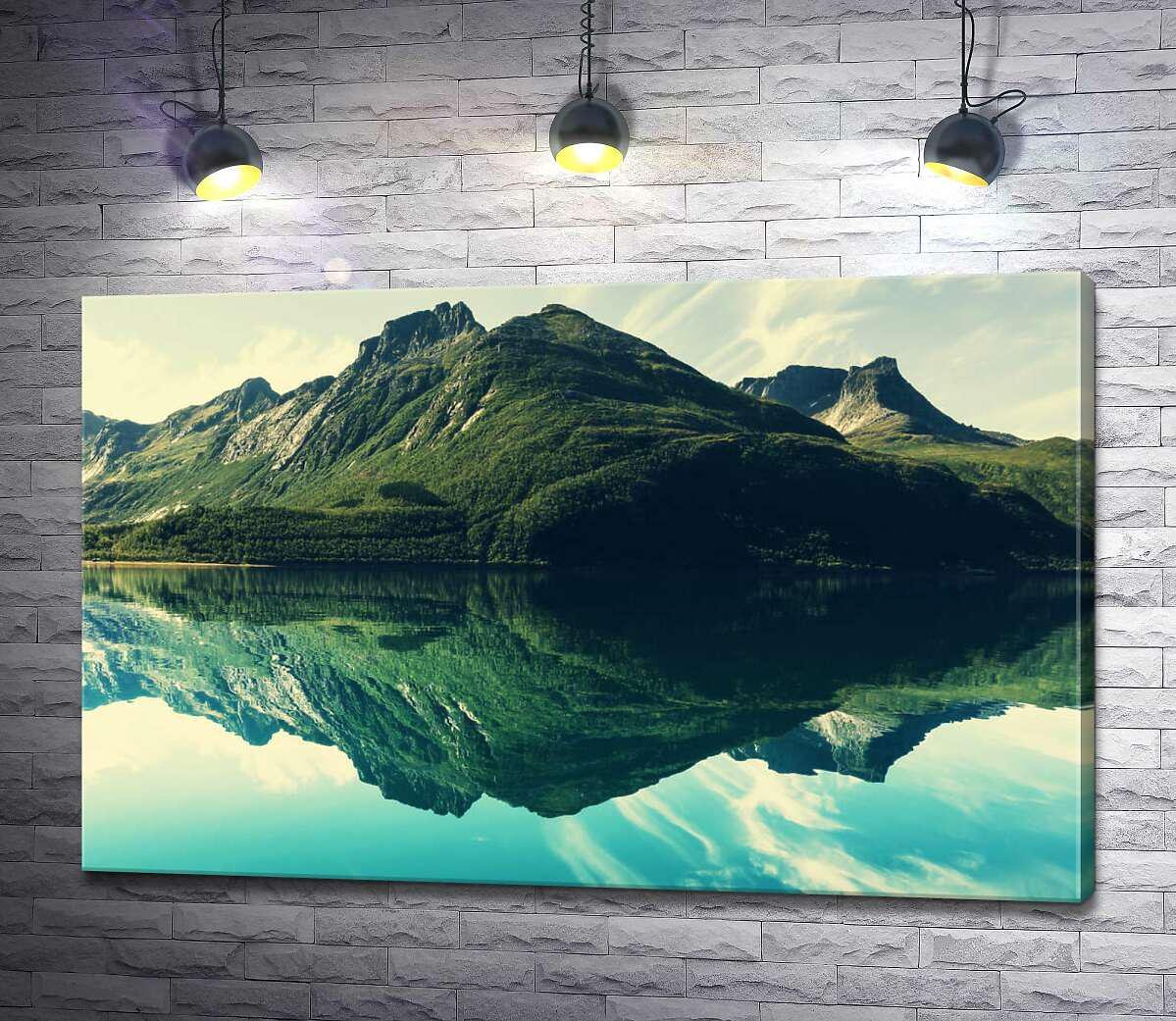 Картина ArtPoster Оксамитові пагорби відбиваються у прозорих водах озера 130x83 см Модуль №1 (003241)