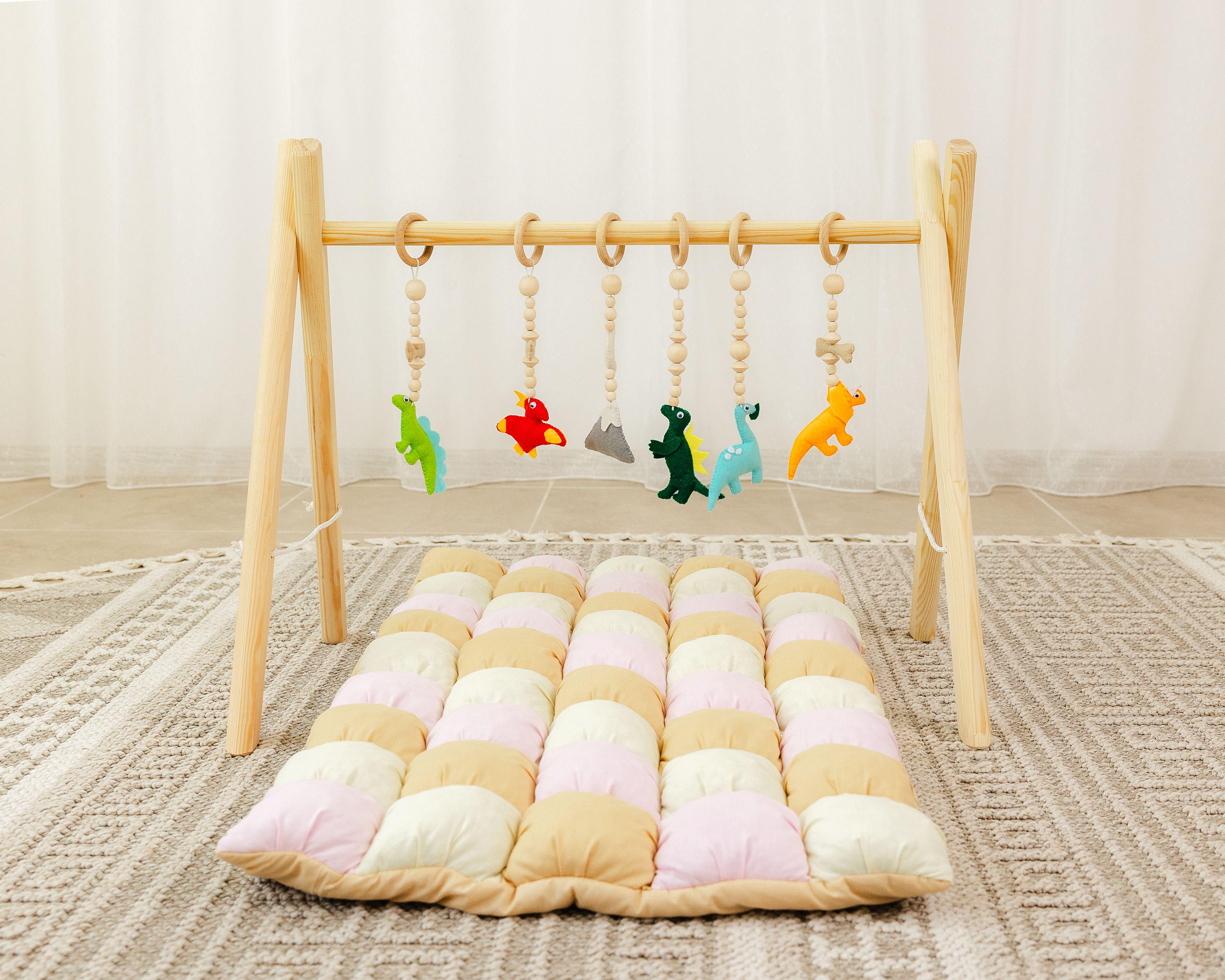 Мобиль напольный BabyGym Динозаврики с матрасом Лисенок (0002277)