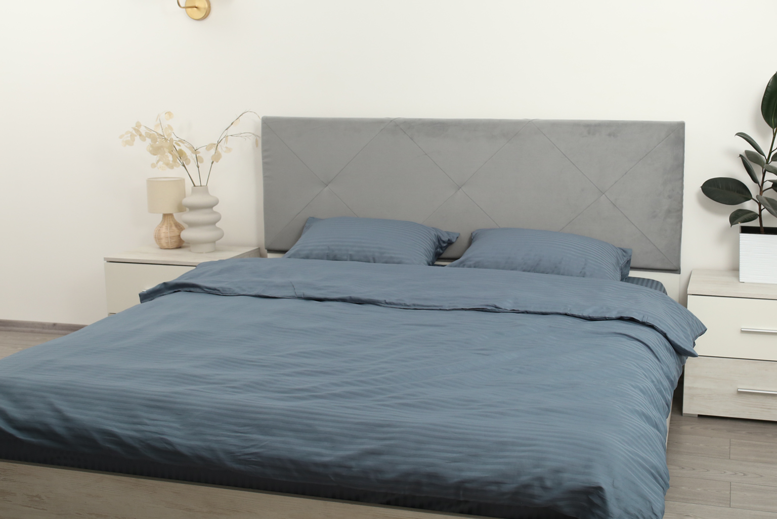 Комплект постельного белья семейный Amore graphite3916 страйп-сатин Графитовый (KPB-As-STLux-graphite3916 70x70_) - фото 2 Комплект постельного белья семейный Amore graphite3916 страйп-сатин Графитовый (KPB-As-STLux-graphite3916 70x70_) - фото 2