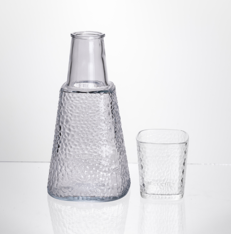Графин со стаканом-крышкой фактурный 1/0,2 л Прозрачный - фото 3 Графин со стаканом-крышкой фактурный 1/0,2 л Прозрачный - фото 3