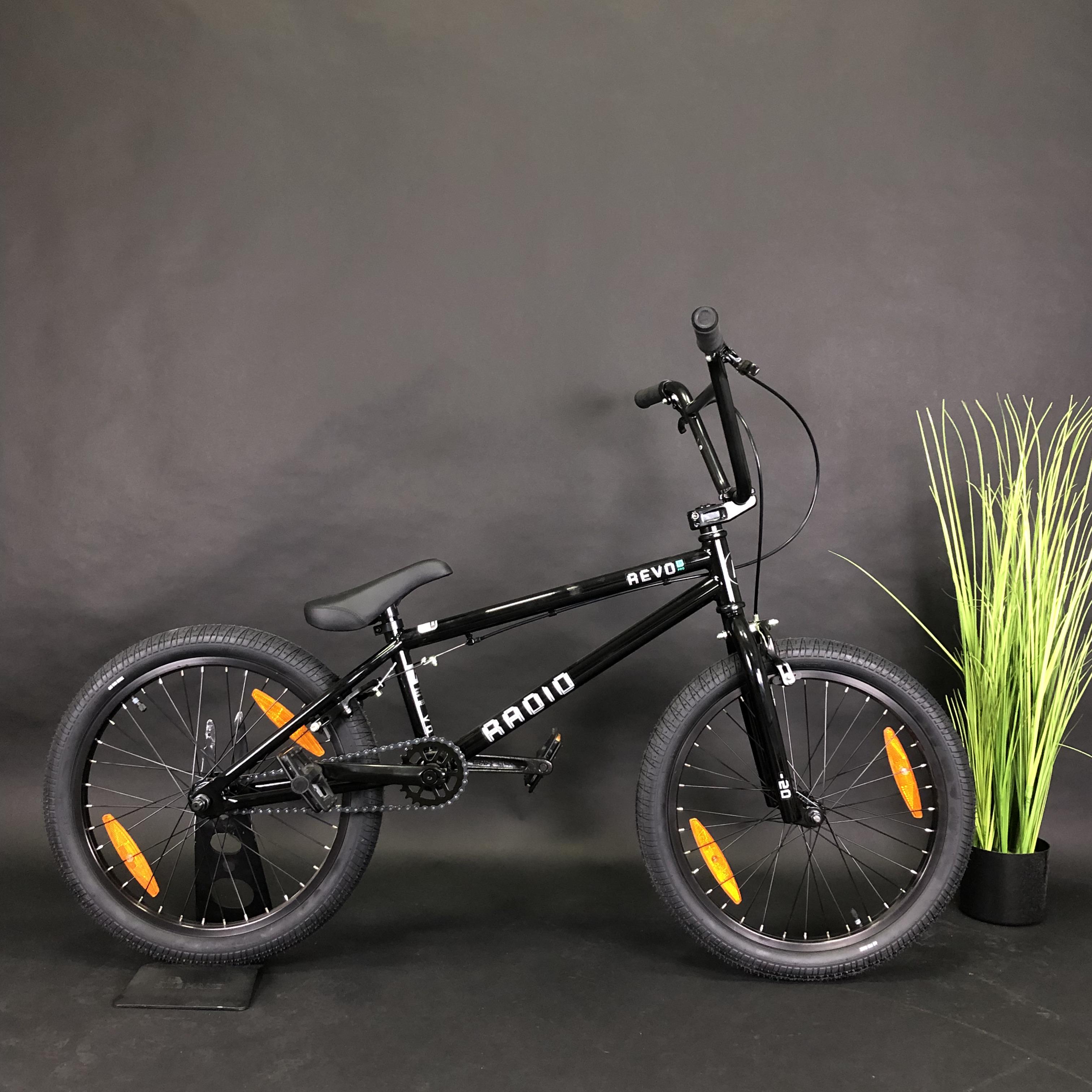 Велосипед BMX Radio Revo 20" рама 20,4" Черный глянцевый с серым