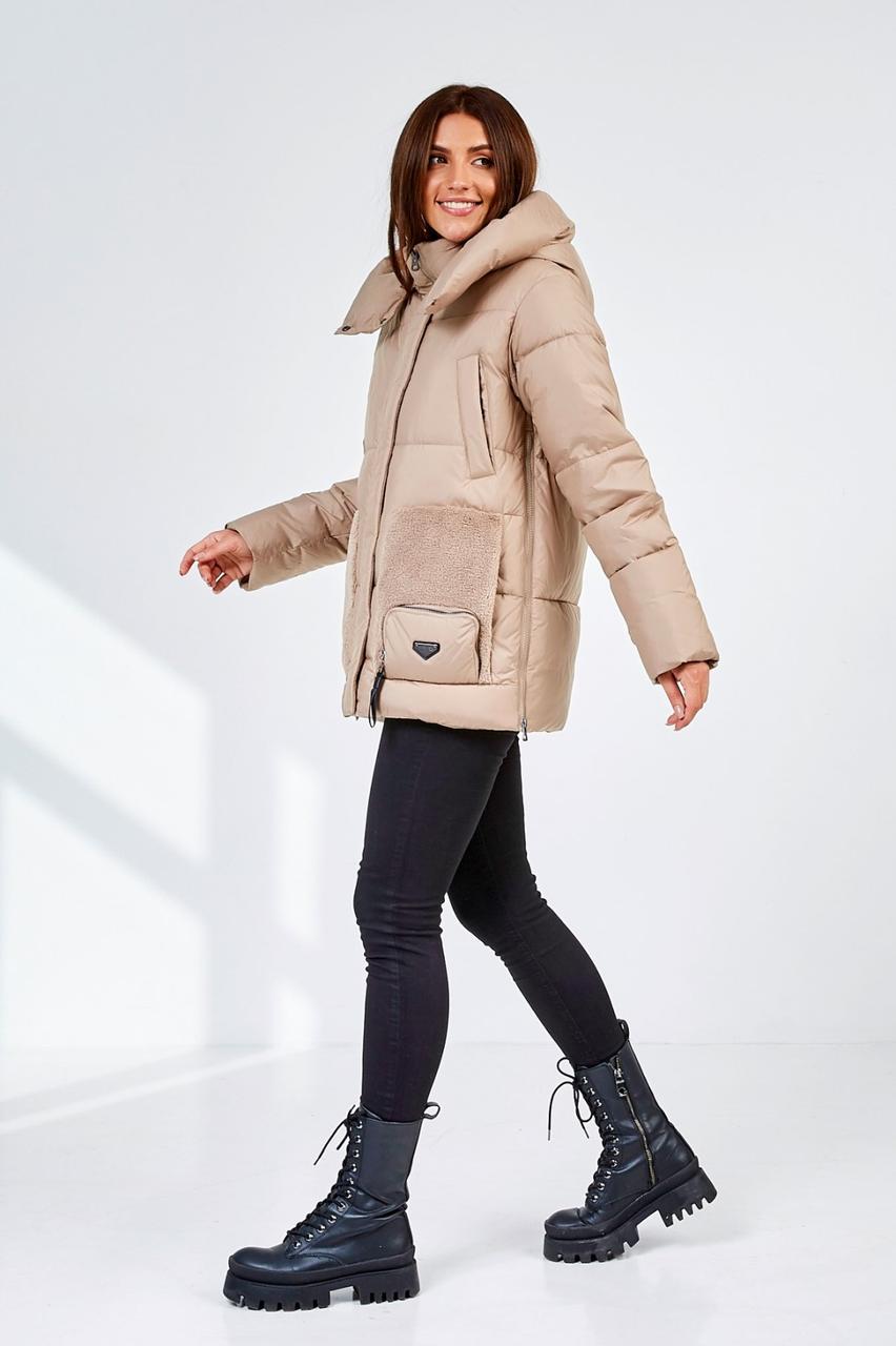 Пуховик зимовий короткий Lora Duvetti р. 44 Капучиновий - фото 7 Пуховик зимовий короткий Lora Duvetti р. 44 Капучиновий - фото 7