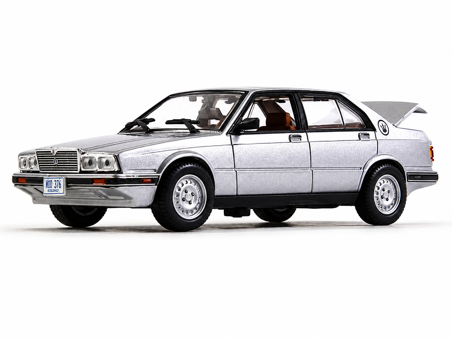 Коллекционная модель Maserati Biturbo 425 Licence to Kill 1989 JAMES BOND CAR COLLECTION 1:43