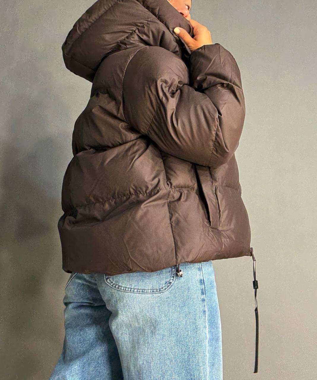 Куртка женская Lady Yep 10005 дутая пуффер с капюшоном р. 42 Коричневый - фото 4 Куртка женская Lady Yep 10005 дутая пуффер с капюшоном р. 42 Коричневый - фото 4