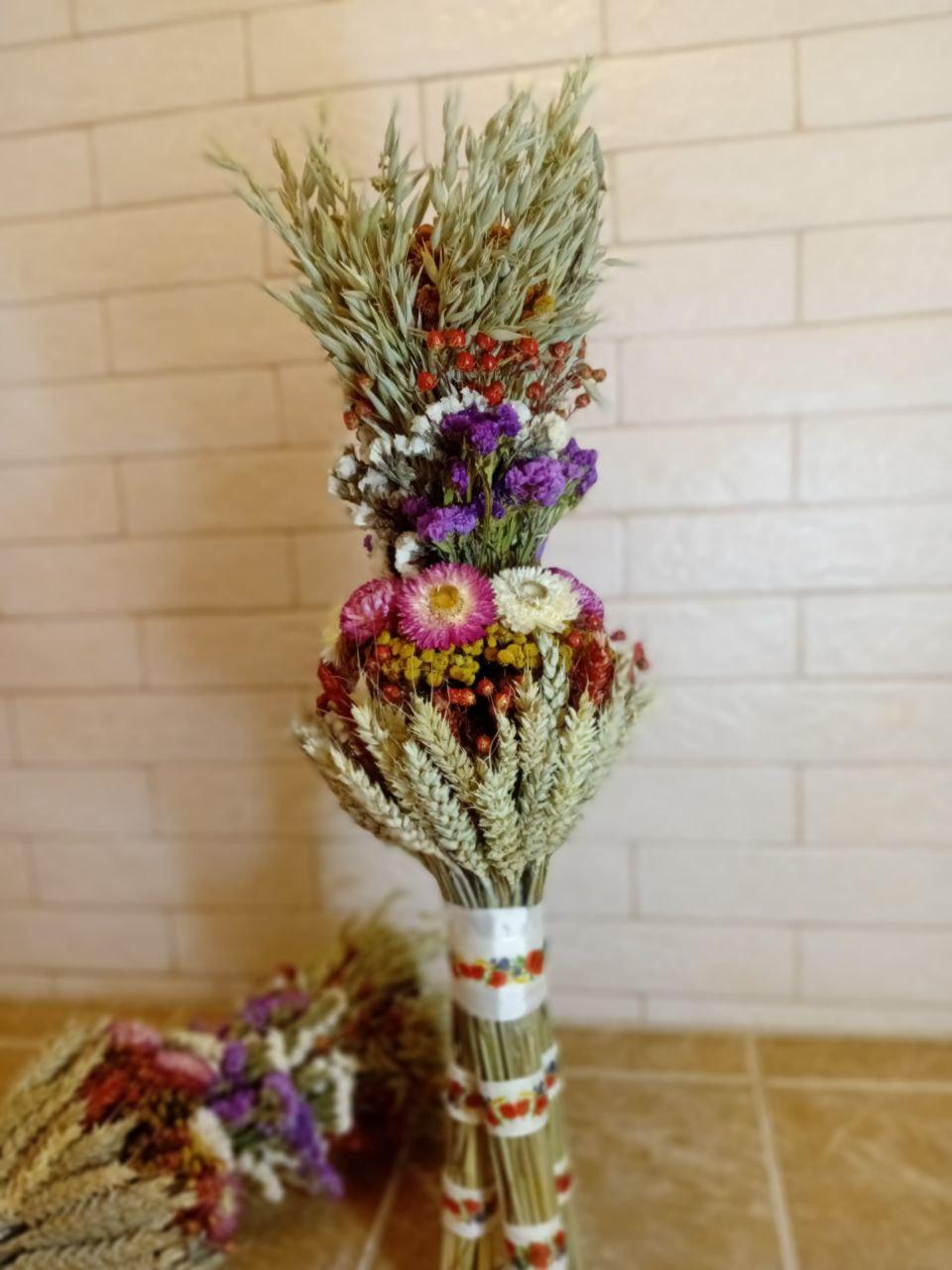 Дидух рождественский из колосья пшеницы/льна и овса на трех ножках 50-55 см с лентой вышиванкой Белый (2794446785) - фото 3 Дидух рождественский из колосья пшеницы/льна и овса на трех ножках 50-55 см с лентой вышиванкой Белый (2794446785) - фото 3