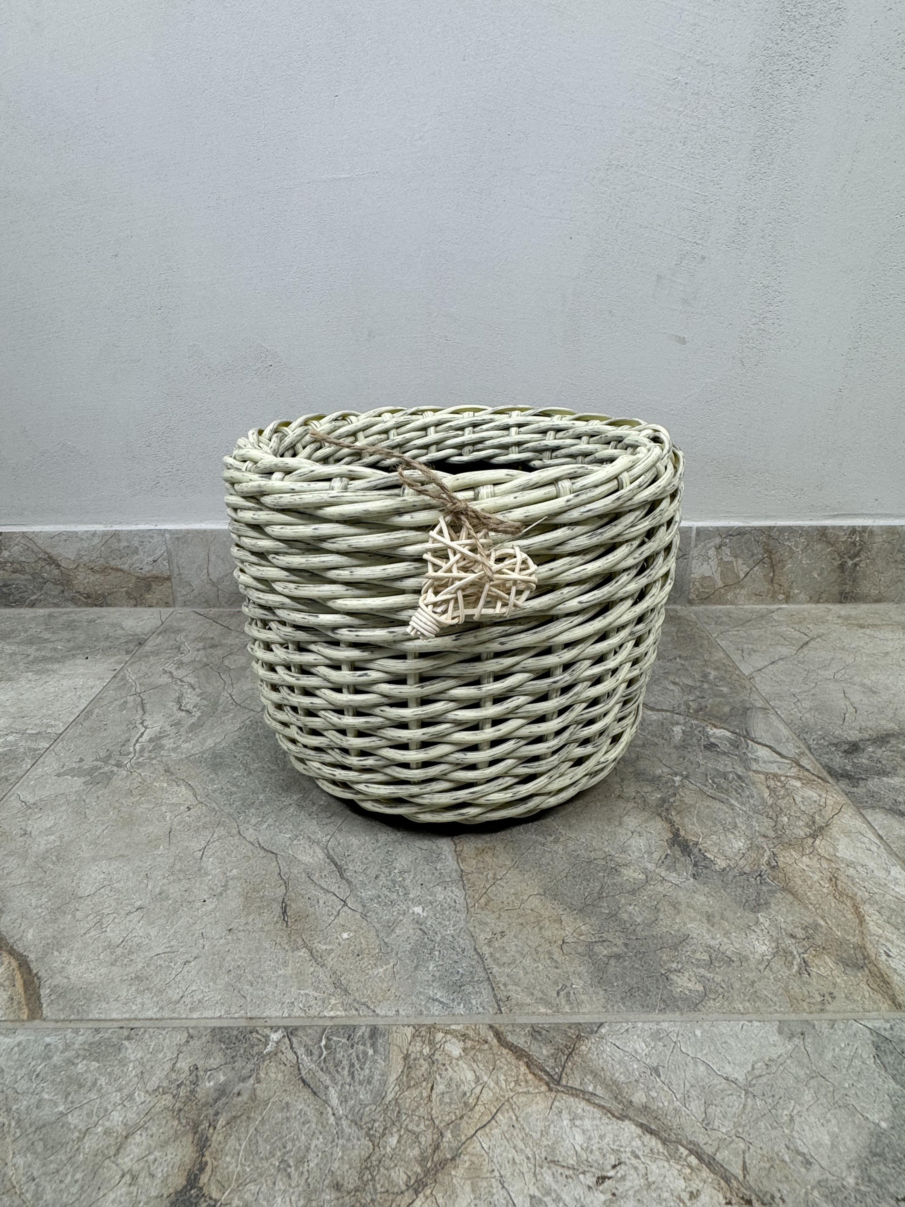 Кашпо из искусственного ротанга ручной работы 5 л Айвори (327412) - фото 2 Кашпо из искусственного ротанга ручной работы 5 л Айвори (327412) - фото 2