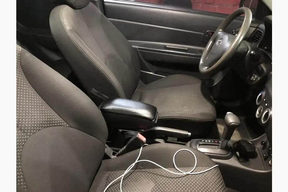 Подлокотник в подстаканник Hyundai Accent 2006-2012 (29-51-3203603)