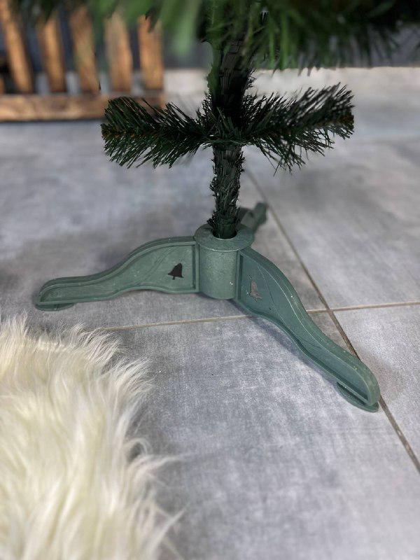 Штучна ялинка засніжена Гранделла з шишками 1,1 м Зелений (YNK081620) - фото 7 Штучна ялинка засніжена Гранделла з шишками 1,1 м Зелений (YNK081620) - фото 7