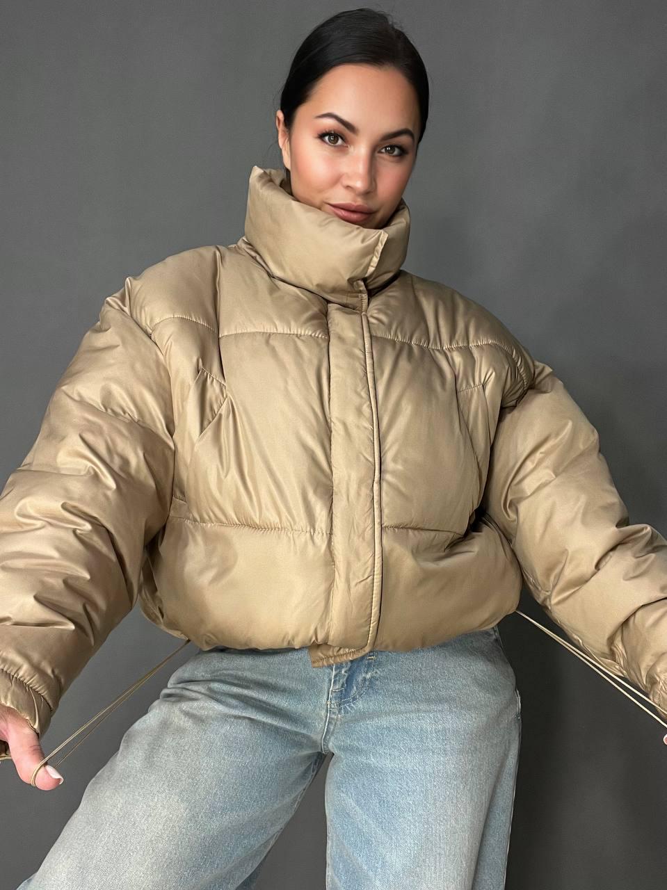 Куртка женская RUIXI 8811 деми легкая воротник стойка с сумочкой широкая оверсайз свободный крой р. 48 Карамель (1145) - фото 10 Куртка женская RUIXI 8811 деми легкая воротник стойка с сумочкой широкая оверсайз свободный крой р. 48 Карамель (1145) - фото 10