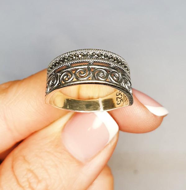 Кольцо серебряное с марказитом р. 19 3,96 г (1512937814)