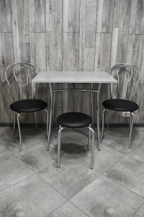 Кухонний комплект Tulipan Тріо стіл/стільці 2 шт./табурет в хром-корпусі 60х80х75 см Бетон/Чорний (28374252)