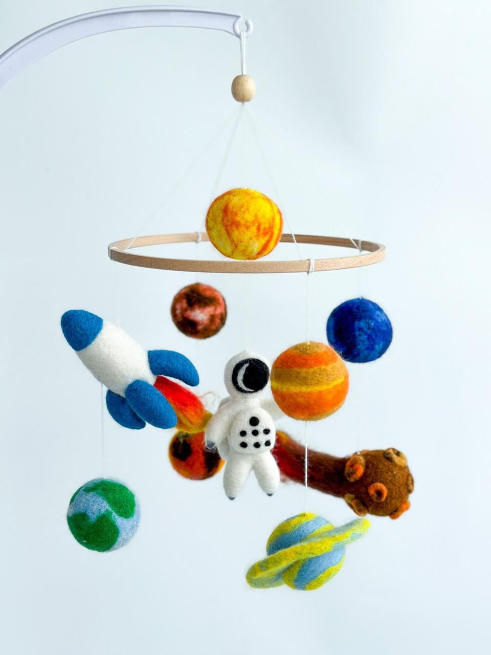 Мобиль детский музыкальный WooolyWool Космический с 35 мелодиями (27861065)