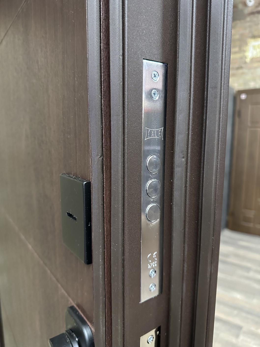 Дверь входная улица Redfort Стрит браун люкс молдинг ПВХ с терморазрывом 960х2040 мм Коричневый/Орех темный (23537602) - фото 8