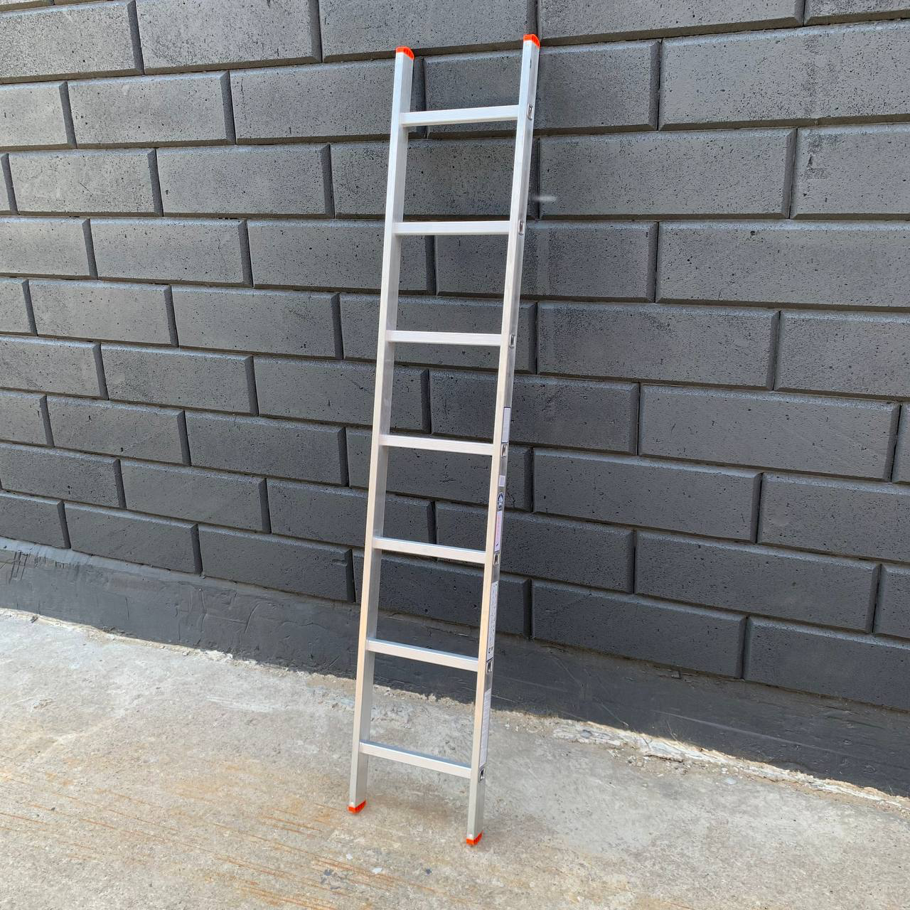 Лестница алюминиевая Техпром односекционная на 7 ступеней - фото 3 Лестница алюминиевая Техпром односекционная на 7 ступеней - фото 3