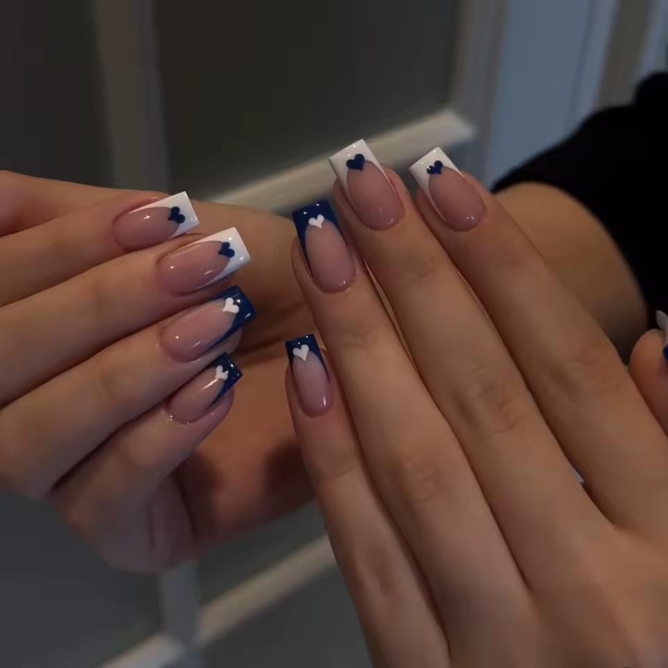 Накладные ногти френч с сердечками квадрат с клеевыми пластинами 24 шт. Синий с белым - фото 3 Накладные ногти френч с сердечками квадрат с клеевыми пластинами 24 шт. Синий с белым - фото 3
