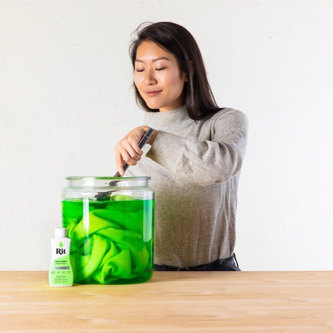 Барвник для одягу Rit Dye Neon Green (88210) - фото 5 Барвник для одягу Rit Dye Neon Green (88210) - фото 5