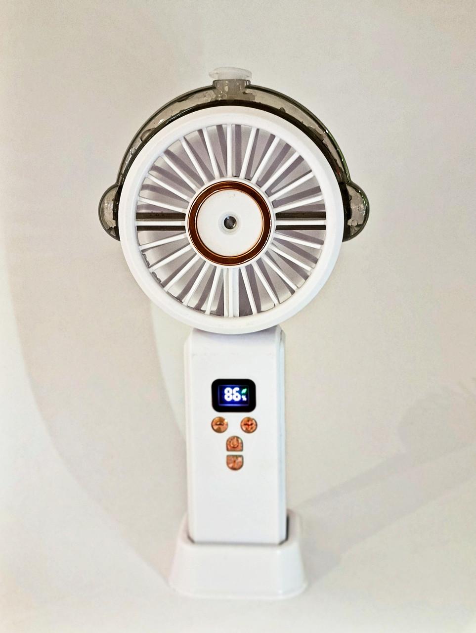 Вентилятор на акумуляторі з розпиленням води 20 см Білий - фото 2 Вентилятор на акумуляторі з розпиленням води 20 см Білий - фото 2