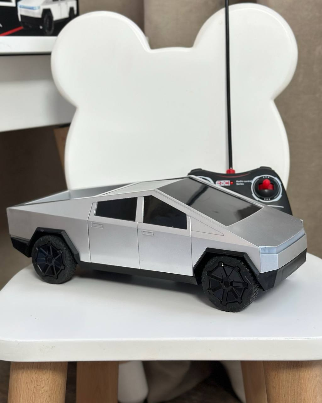 Машинка інерційна металопластикова Tesla Cybertruck JY 4006 S 1:12 Срібний (2525490963)