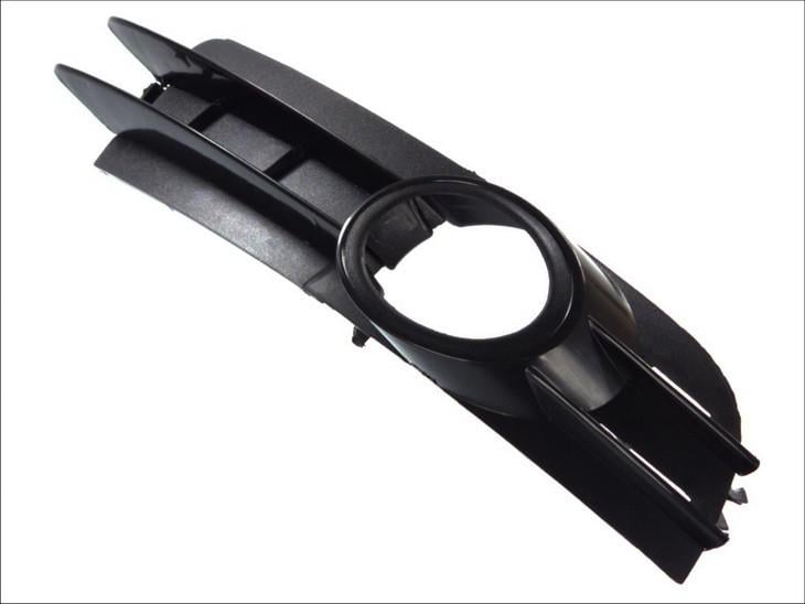 Решетка бампера AVTM Audi A6 05-08 правая бензин двигатель (1204 994)