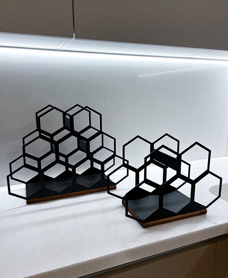 Подставка для вина NC Home Соты из деревянного основания на 5 бутылок (110227) - фото 8 Подставка для вина NC Home Соты из деревянного основания на 5 бутылок (110227) - фото 8