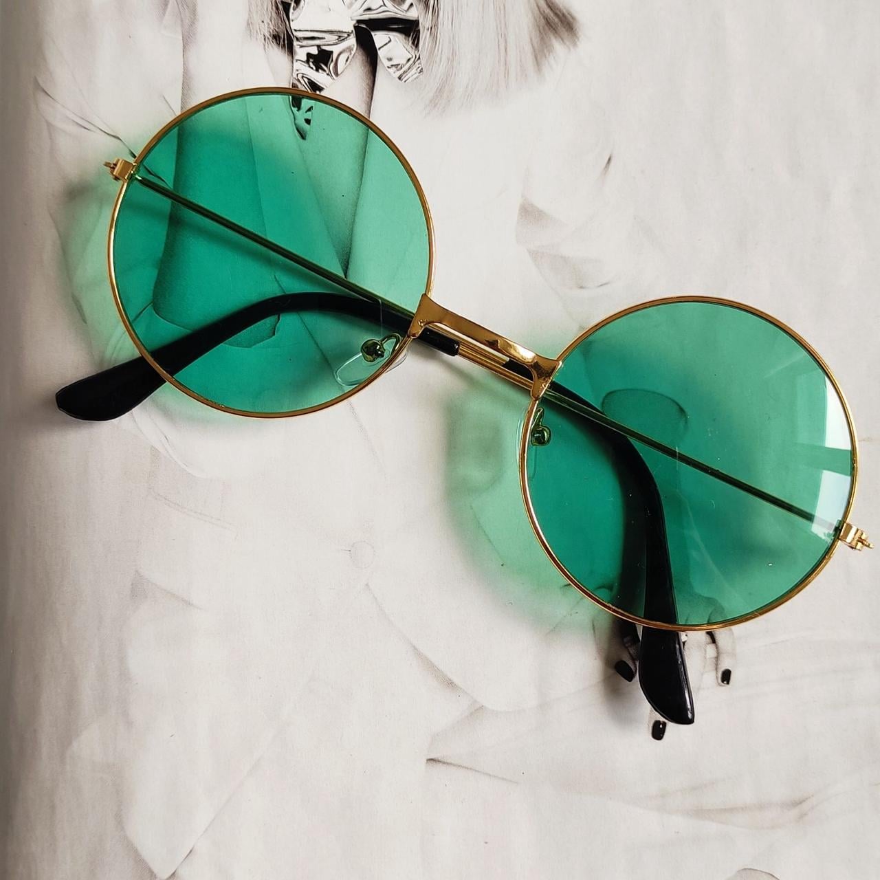 Солнцезащитные очки тишейды с цветной линзой Зеленый в золоте