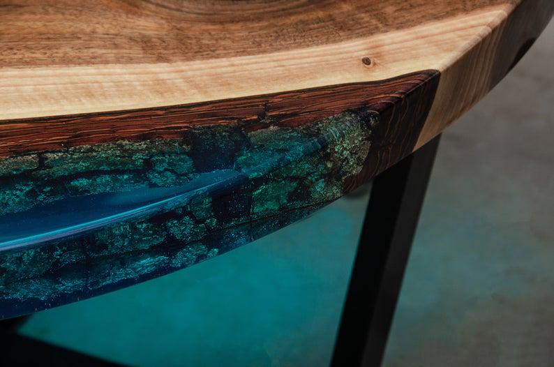 Стол журнальный Сан-Франциско дизайнерский река круглый из прозрачной эпоксидная смолы и массива ореха 700х480 мм - фото 4 Стол журнальный Сан-Франциско дизайнерский река круглый из прозрачной эпоксидная смолы и массива ореха 700х480 мм - фото 4