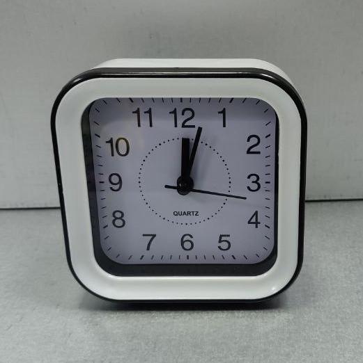 Часы настольные 10x10 см (3005.002)