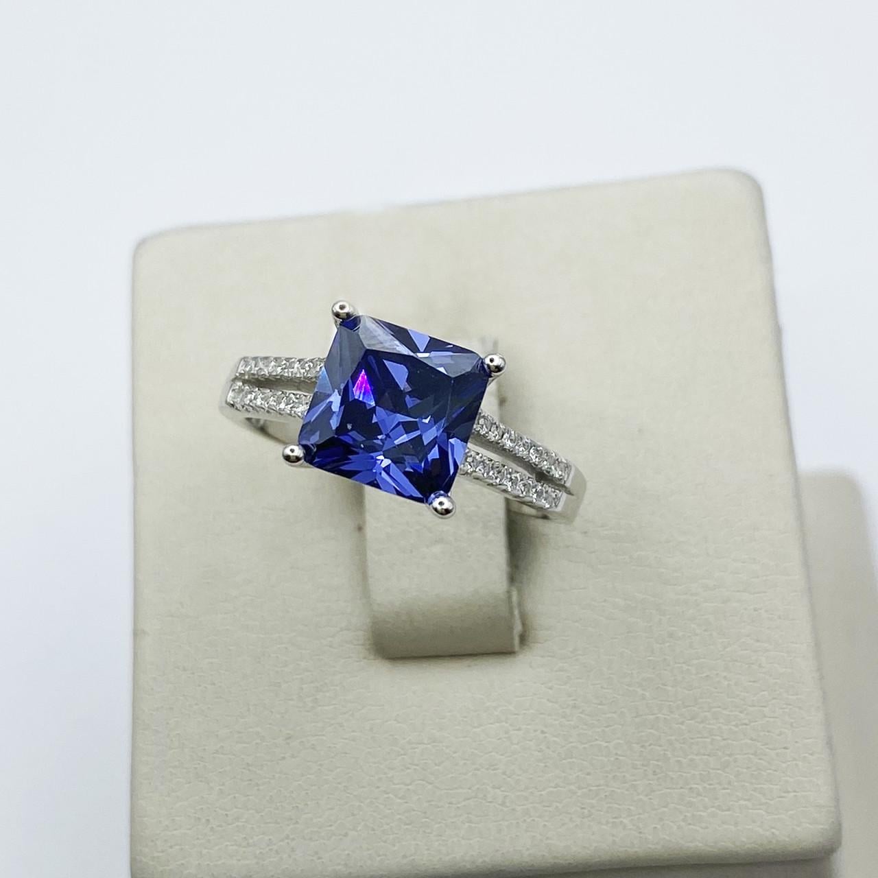 Кольцо серебряное с танзанитом р. 17,5 3,48 г (1941843344)