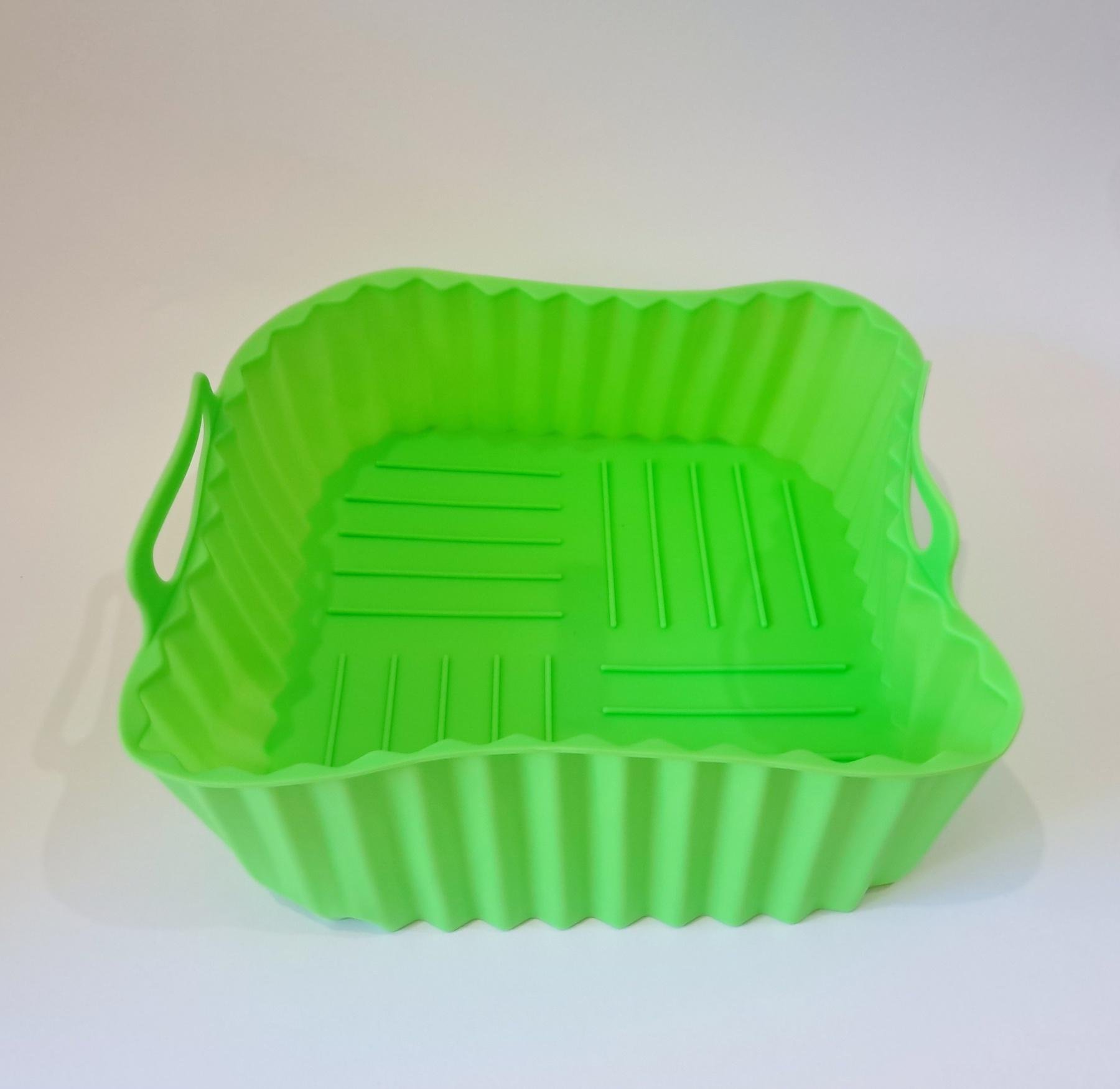 Форма квадратна силіконова для аерогрилю/мультипечі/фритюрниці 21 см Зелений (UK-7038 ) Форма квадратна силіконова для аерогрилю/мультипечі/фритюрниці 21 см Зелений (UK-7038 )