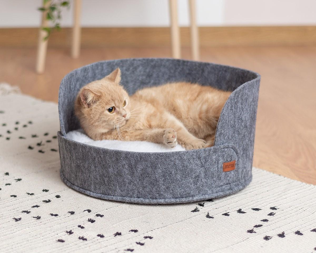 Лежак для котов и собак MYRR Throne из войлока 39х20 см Серый