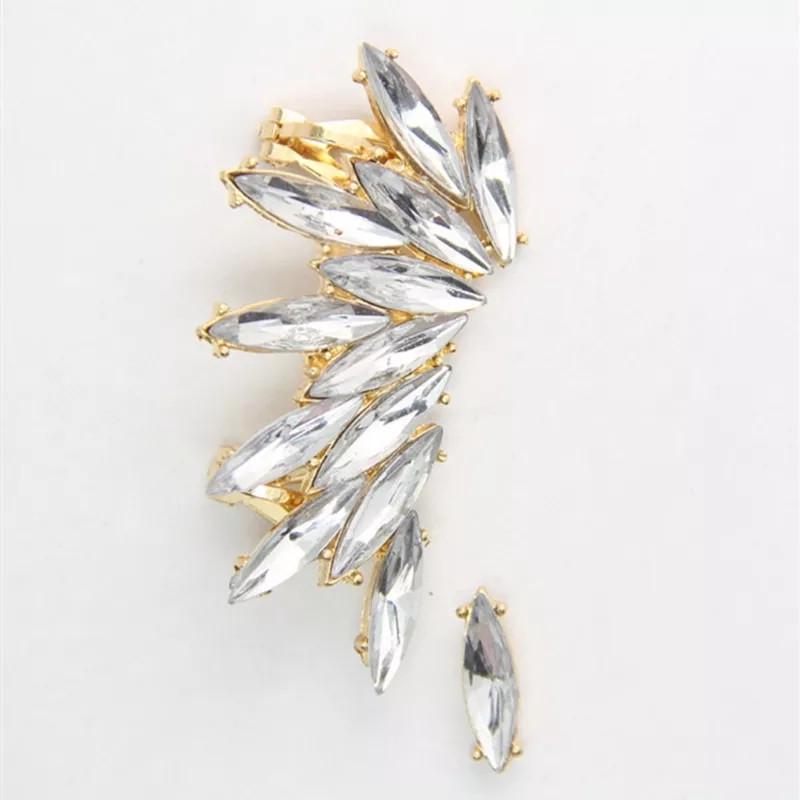 Каф на вухо з білими кристалами (1370339678)