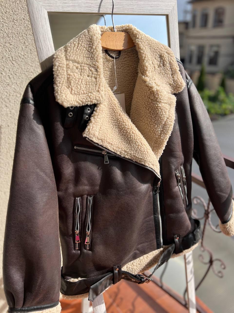 Дублянка жіноча Aftf Basic 264 подовжена оверсайз хутро пілот блискавки з ременем M Коричневий (2728) - фото 8