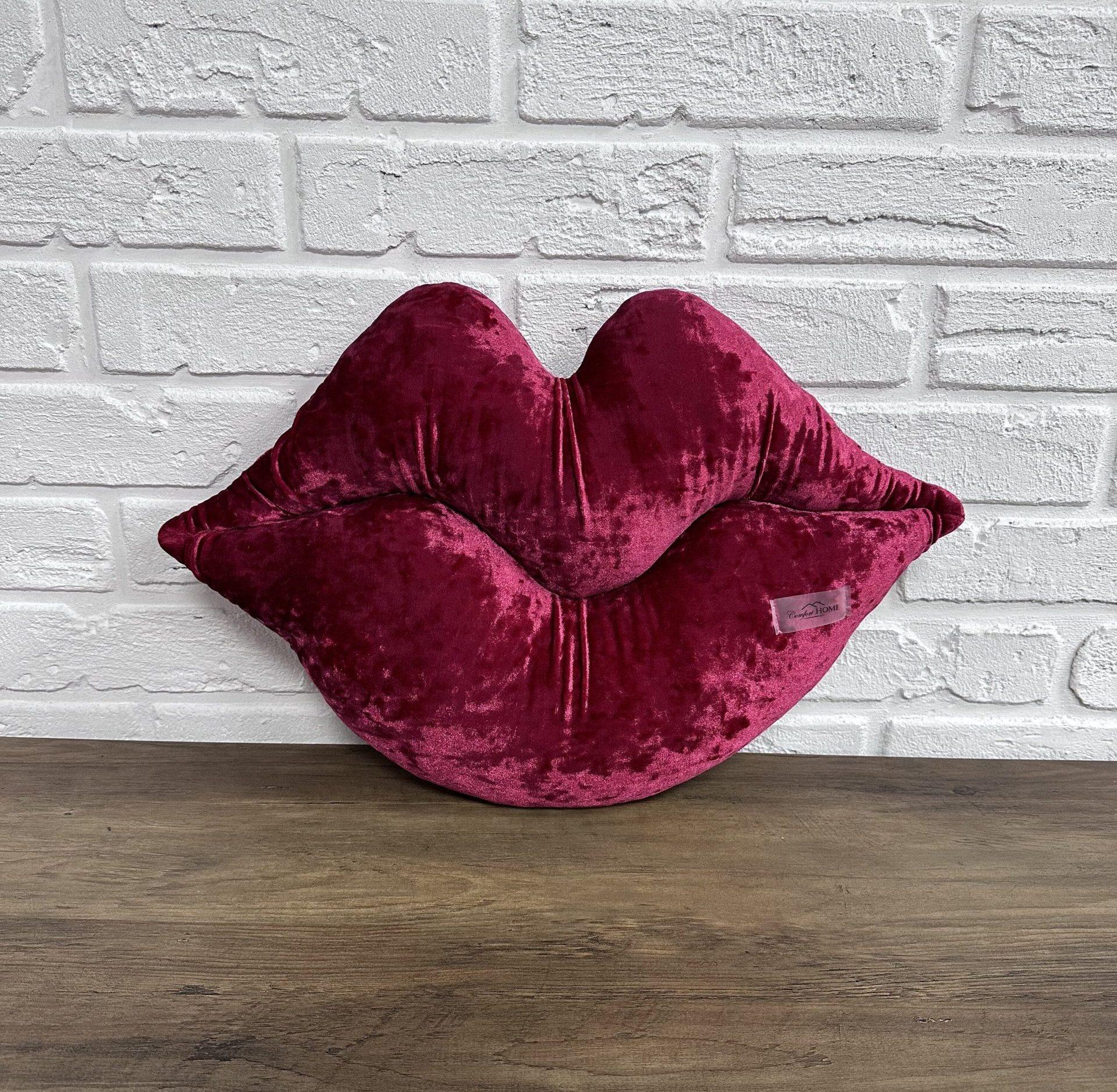 Подушка Comfort Home Губы велюровая мраморная 35x50 см