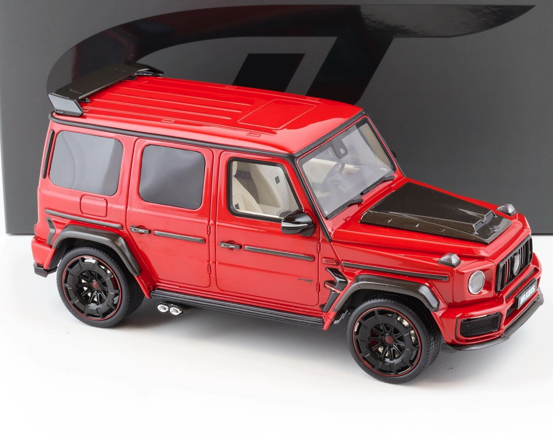 Модель автомобиля GT Spirit 1:18 Mercedes-Benz G63 W464 Brabus G900 Rocket Red/Carbon (GT897)