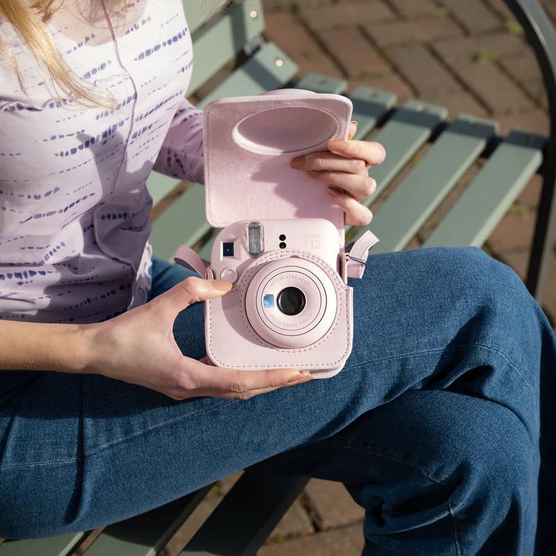 Подарунковий набір Fujifilm Instax Mini 12 фотопапір 20 шт./чохол/фотоальбом 108 фото/рамка Рожевий - фото 9 Подарунковий набір Fujifilm Instax Mini 12 фотопапір 20 шт./чохол/фотоальбом 108 фото/рамка Рожевий - фото 9