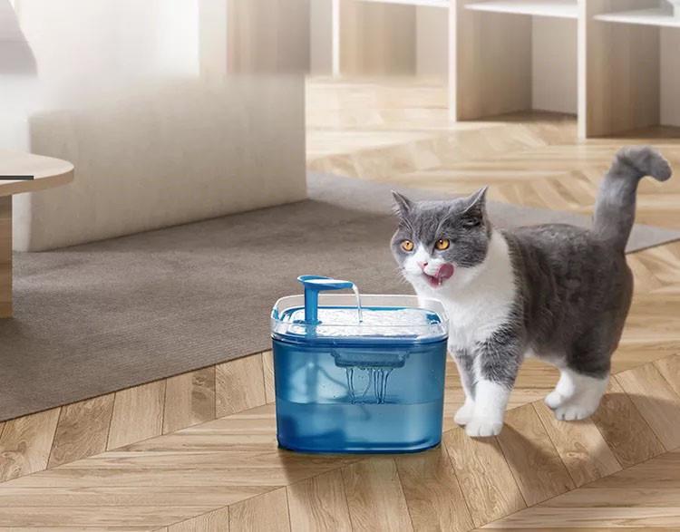 Поилка фонтан для кошек и собак Petory 2,2 л с фильтром Голубой (1830392699) - фото 2 Поилка фонтан для кошек и собак Petory 2,2 л с фильтром Голубой (1830392699) - фото 2