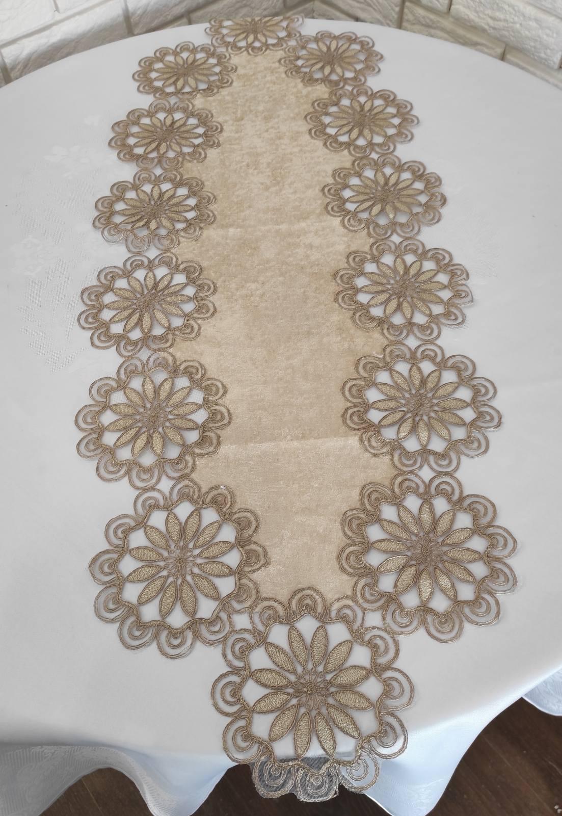 Дорожка велюровая Acme с кружевом 45x100 Sahra Gold (CN7632)