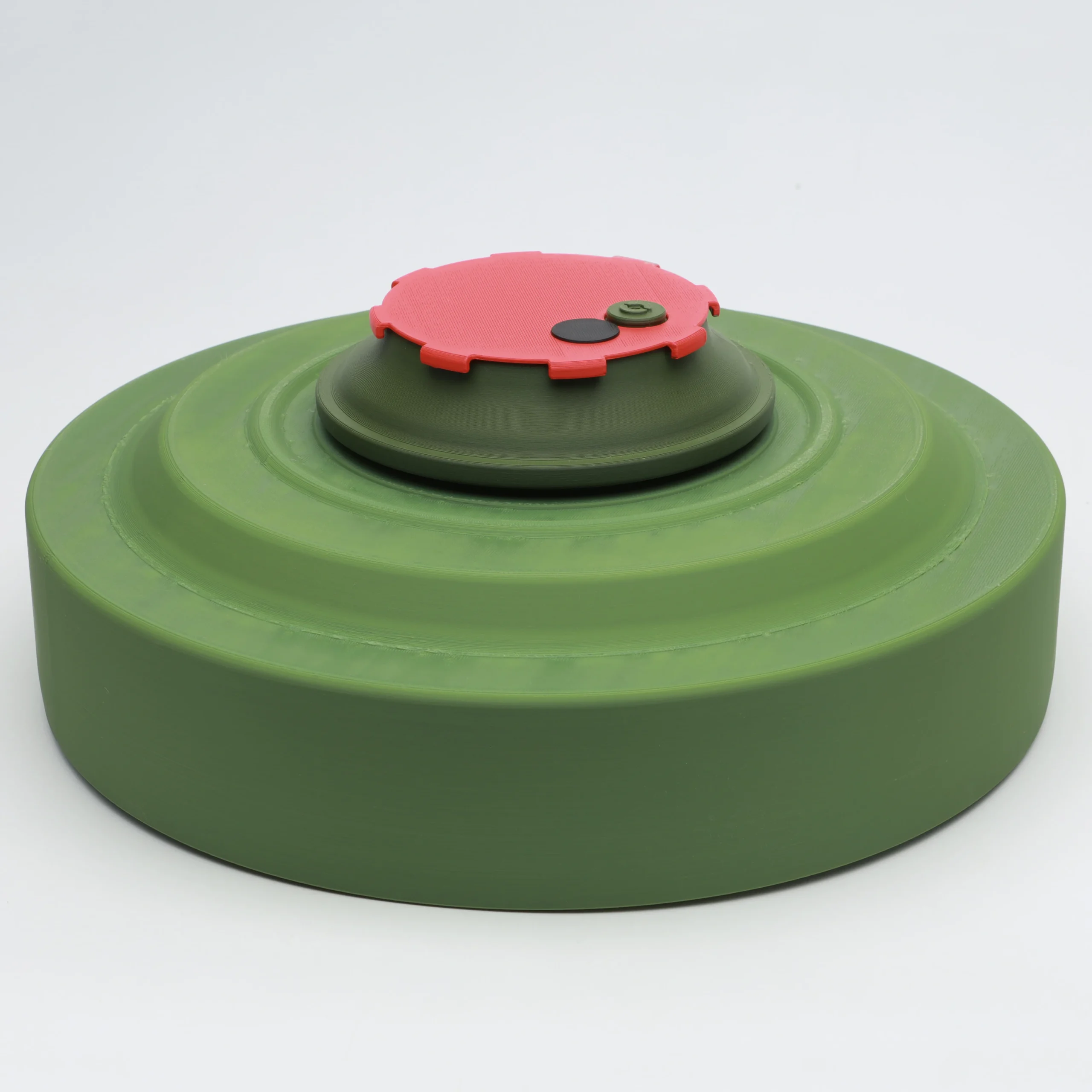 Макет противотанковой обучающей мины (ТМ-62)