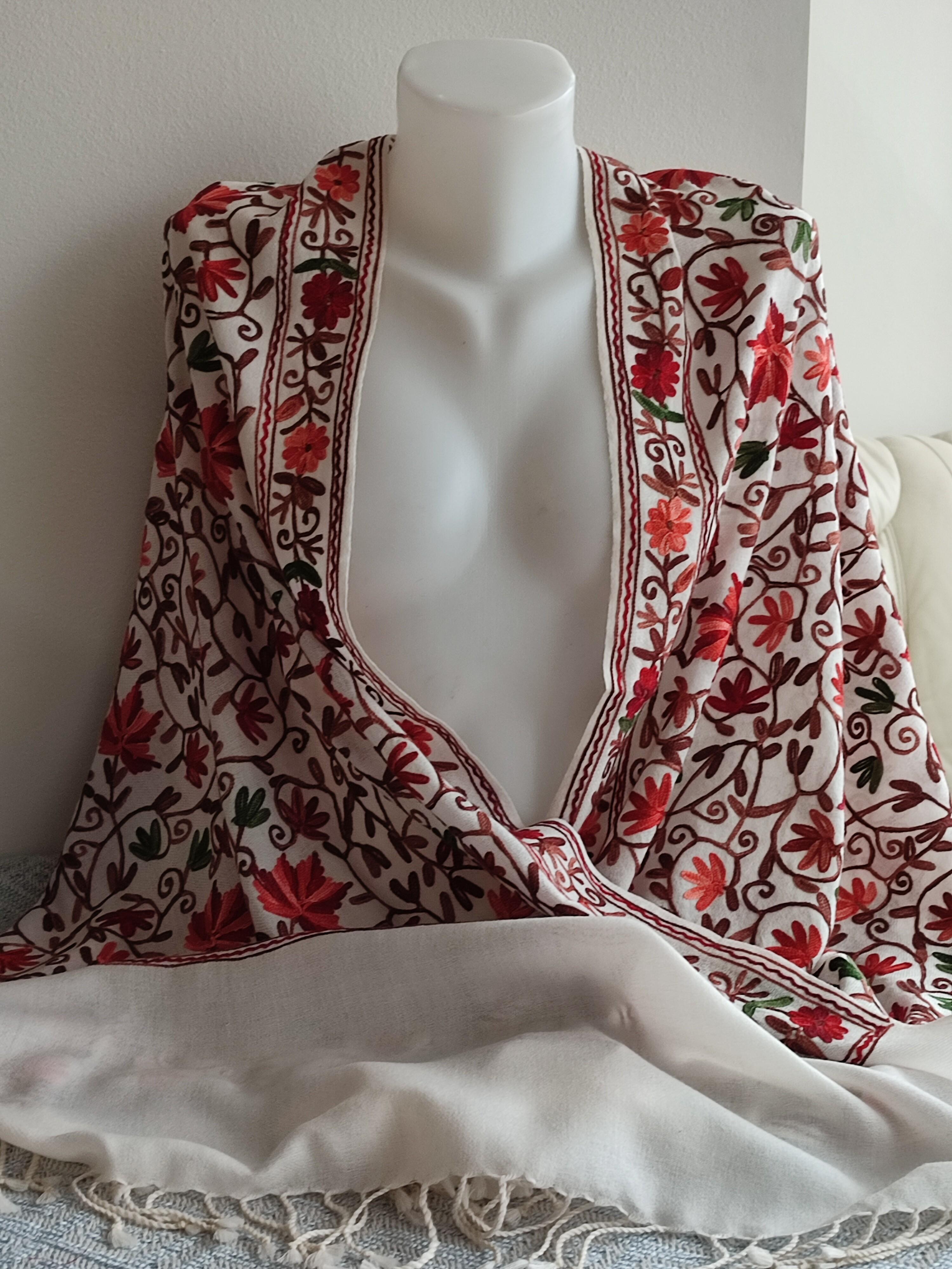 Шаль кашемировая Silk Route a-2534 с шелковой вышивкой 200х65 см Белый