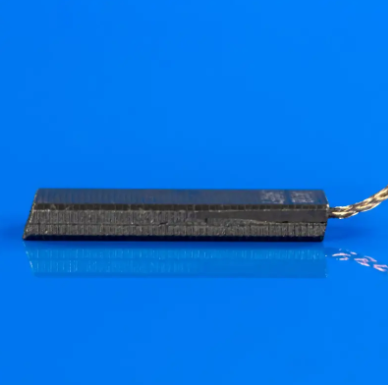 Щетка угольная для стиральных машин Indesit/Ariston клееная провод по центру 13,5x5x40 мм (Schet002) - фото 3 Щетка угольная для стиральных машин Indesit/Ariston клееная провод по центру 13,5x5x40 мм (Schet002) - фото 3