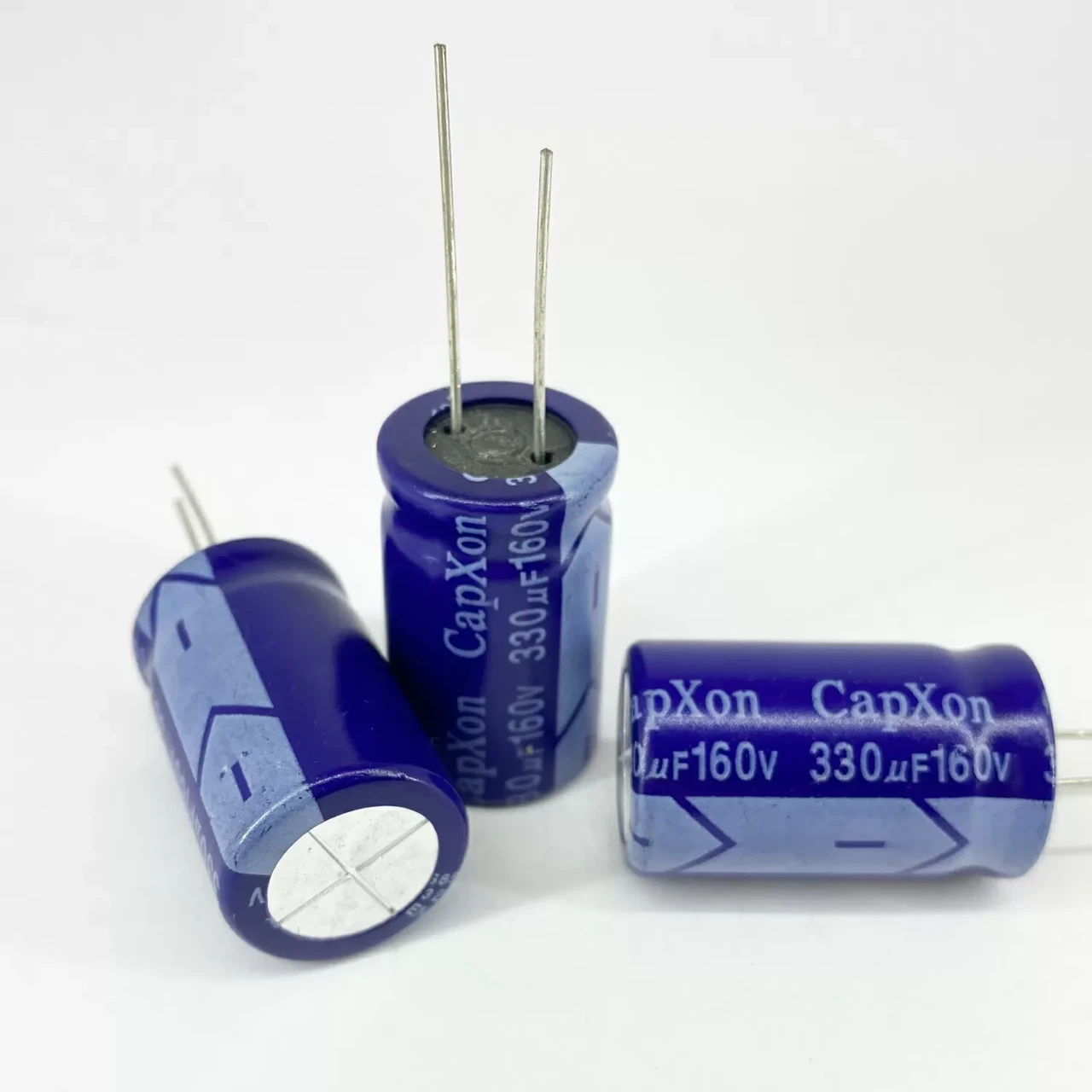 Конденсаторы электролитические CapXon 330 мкф 160V 18x31 мм 85 °C (1965011337)