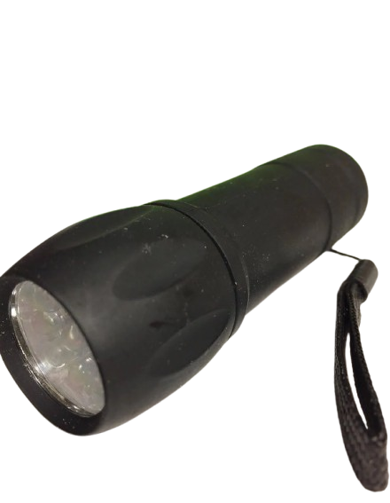 Фонарь ручной прорезиненный на батарейках 3AAA 9 LED BL 512/903