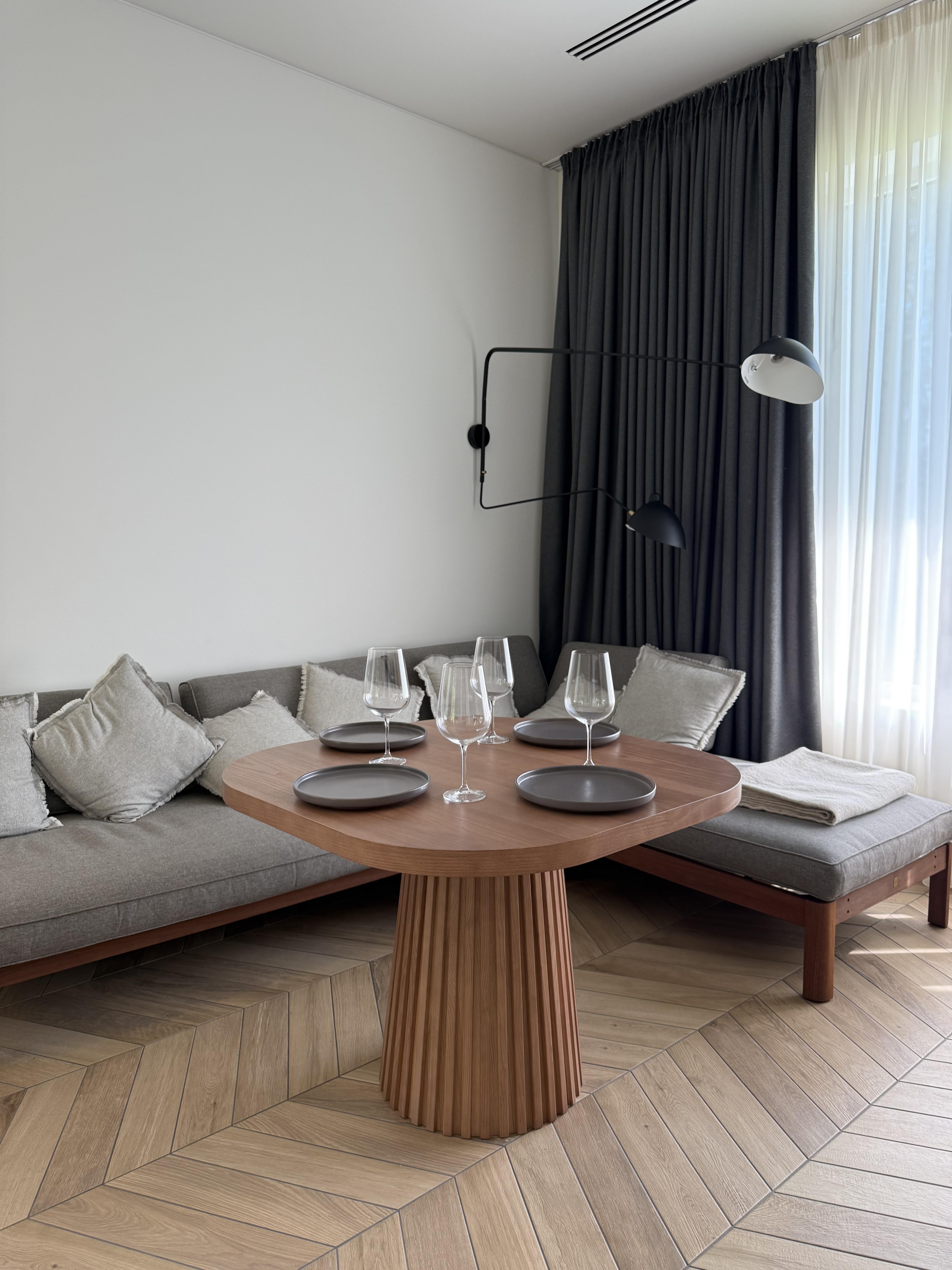 Обеденный стол из массива ясеня OS16-Y 750х950х950 мм