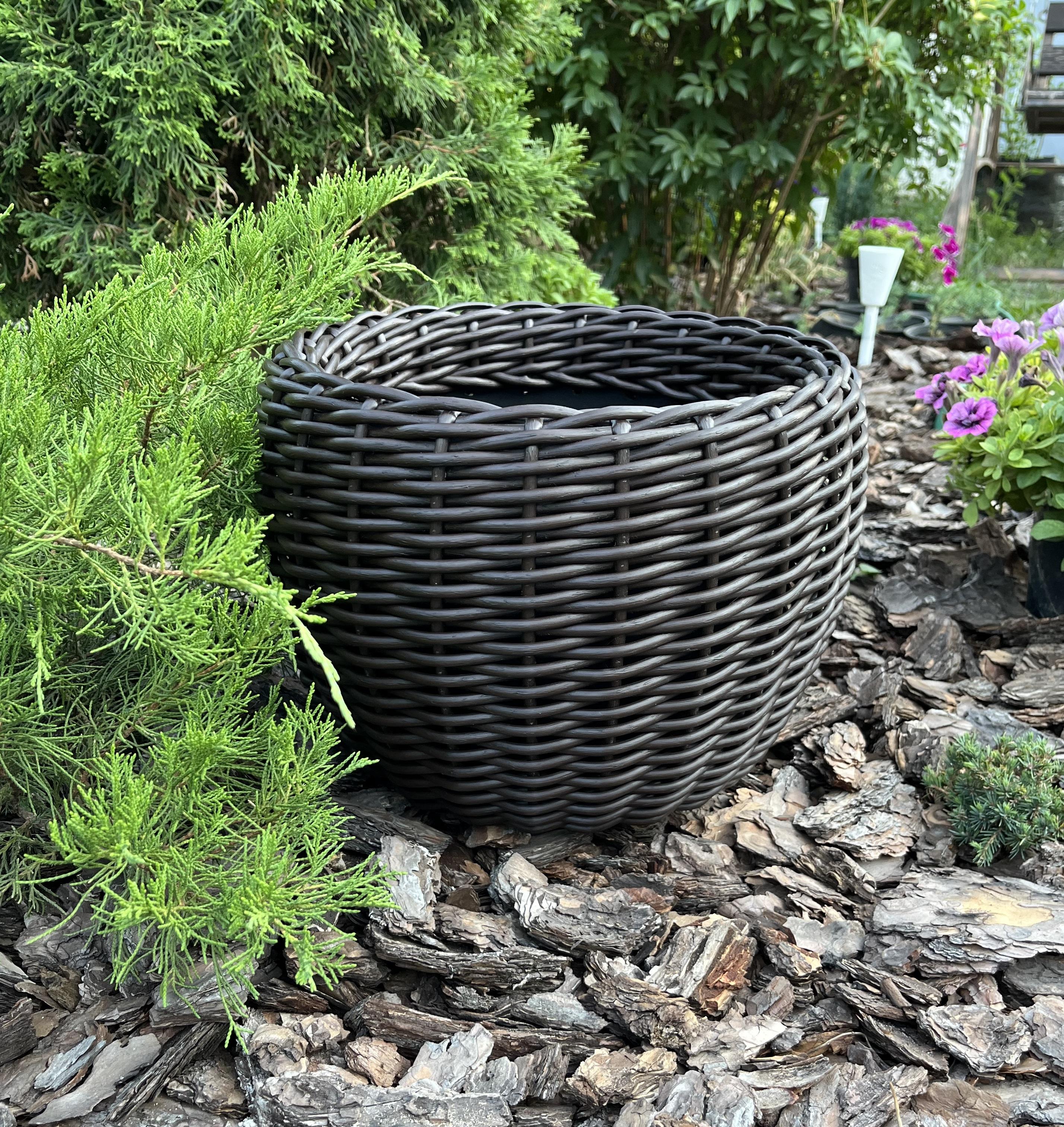 Кашпо для цветов из искусственного ротанга 12 л Венге (27919437) - фото 1 Кашпо для цветов из искусственного ротанга 12 л Венге (27919437) - фото 1