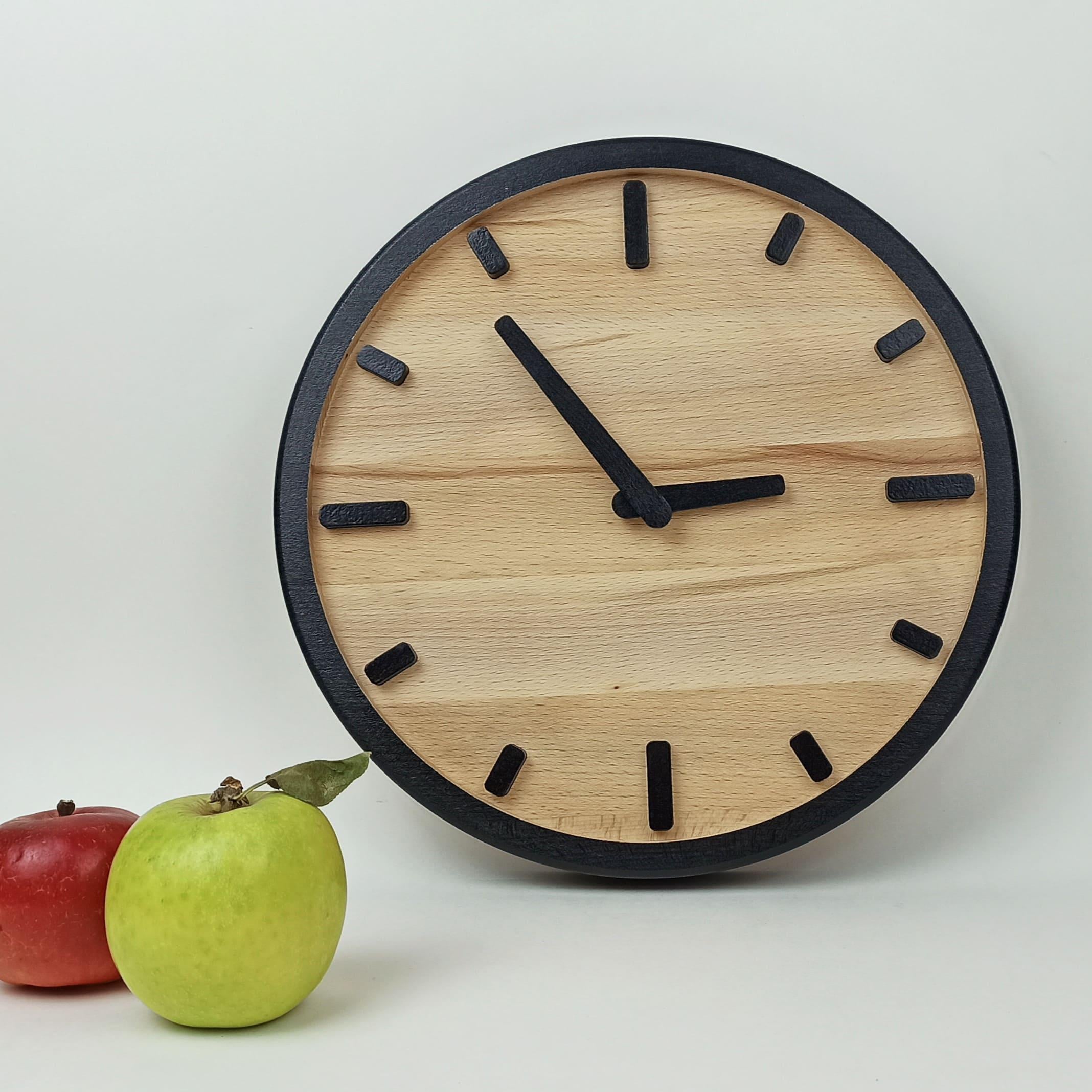 Настенные часы fresh.woodworking  из натурального дерева Черный бортик Круглые 31см 00002