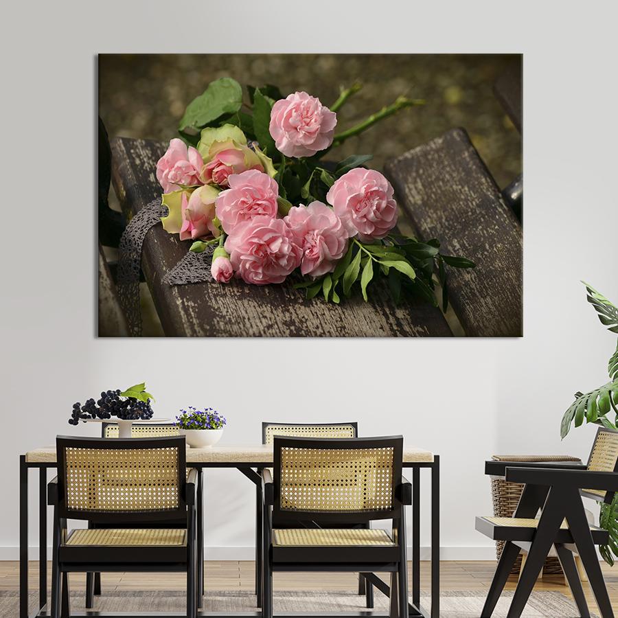 Картина на холсте Розовые розы на скамейке 51x34 см (985-1)