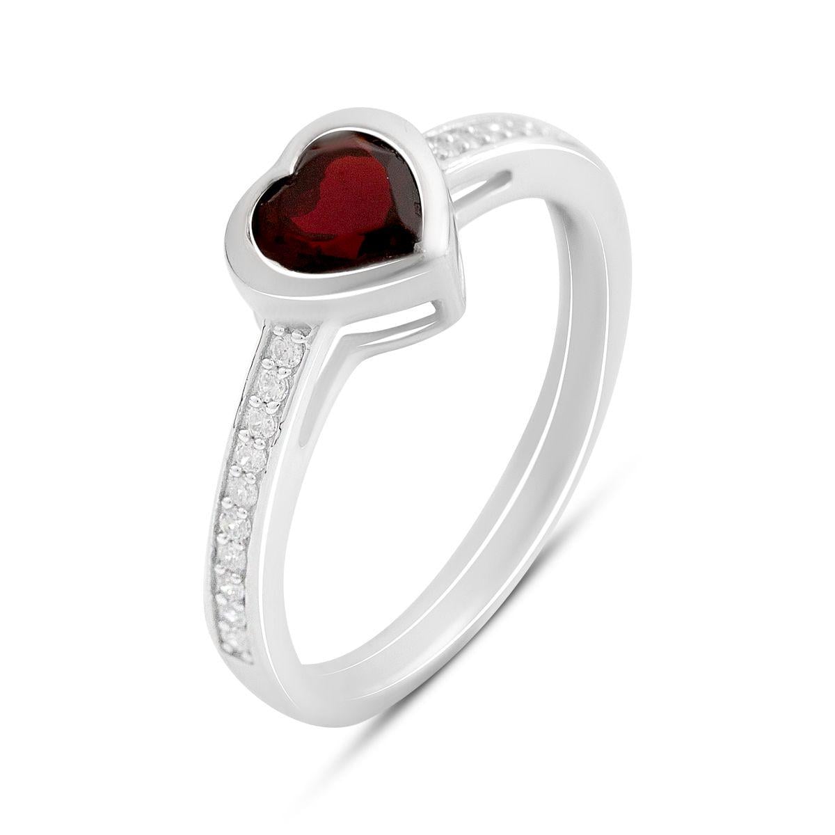 Кольцо серебрянное LoveR с искусственным nano гранатом в форме сердца и дорожкой фианитов р. 17,5