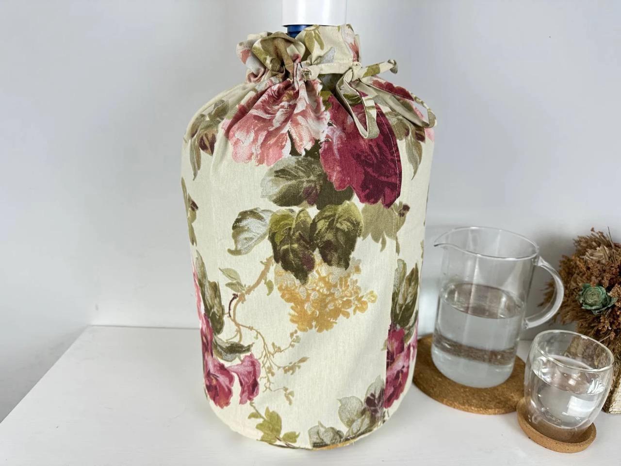 Чохол текстильний з тефлоном на пластиковий бутль 19 л квіти - фото 4 Чохол текстильний з тефлоном на пластиковий бутль 19 л квіти - фото 4