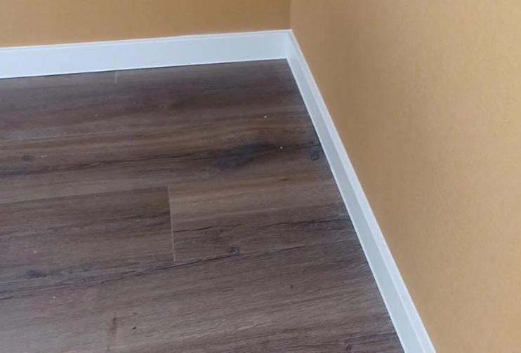 Плінтус Doellken Cubu flex life 5012 100 мм 2,5 м Молочно-білий